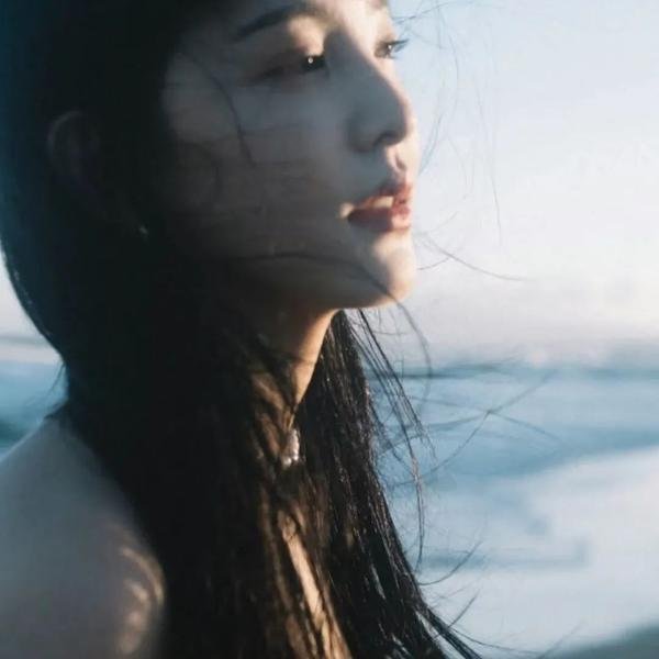 在江边